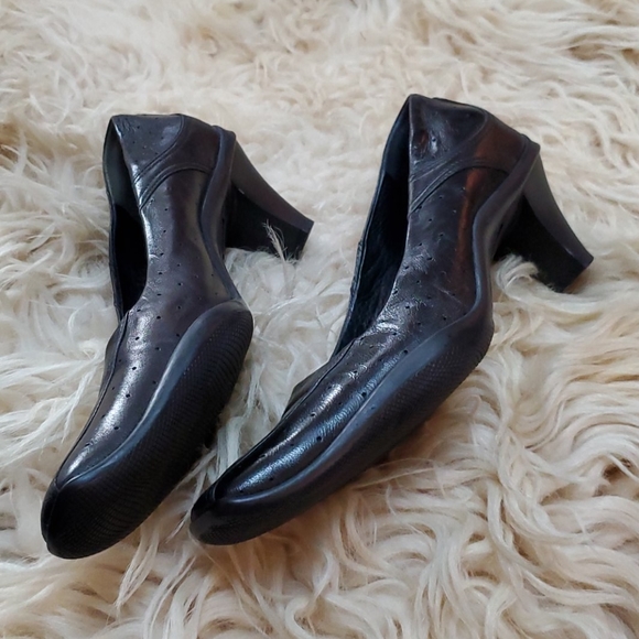 Super comfortable Prada - Picture 4 of 8